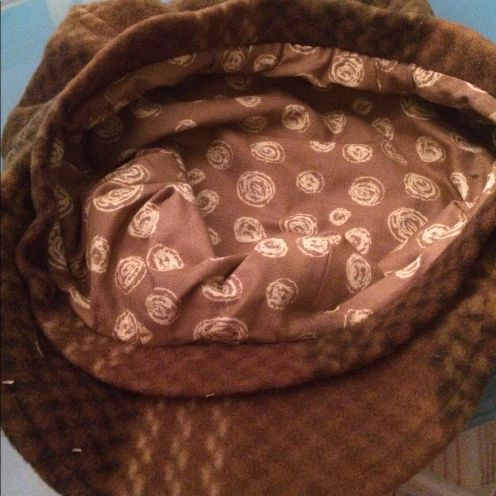 Wool hat - Picture 2 of 2